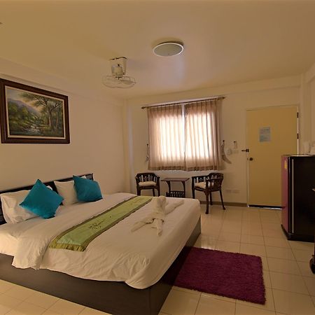 Charn Residence Bang Saen Ngoại thất bức ảnh