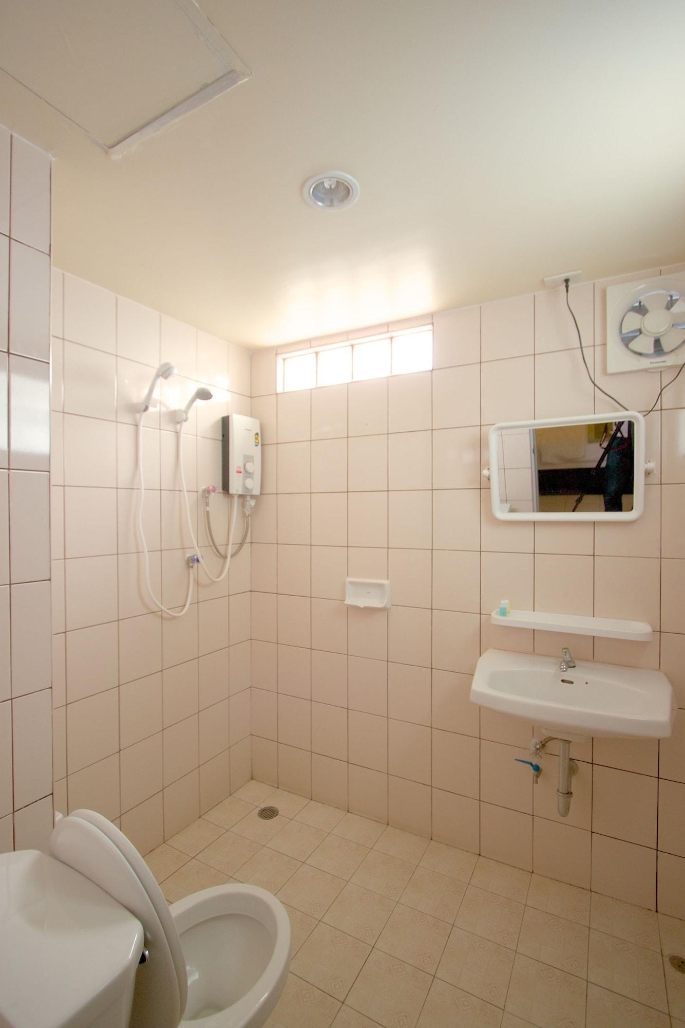 Charn Residence Bang Saen Ngoại thất bức ảnh