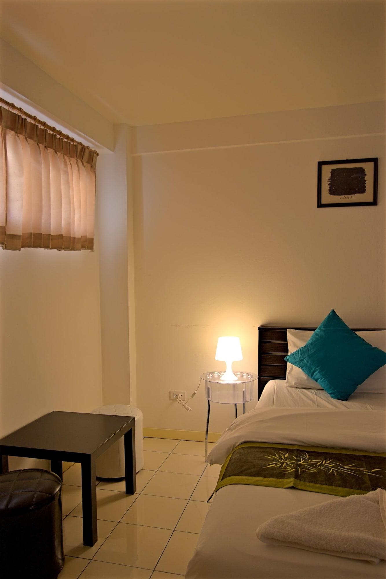 Charn Residence Bang Saen Ngoại thất bức ảnh