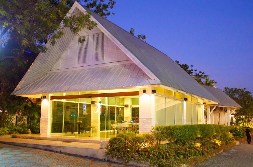 Charn Residence Bang Saen Ngoại thất bức ảnh
