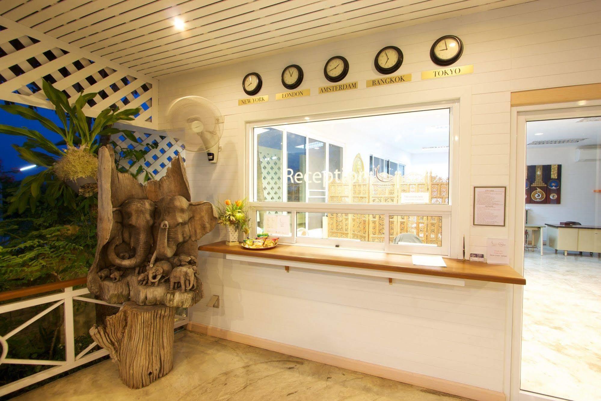 Charn Residence Bang Saen Ngoại thất bức ảnh