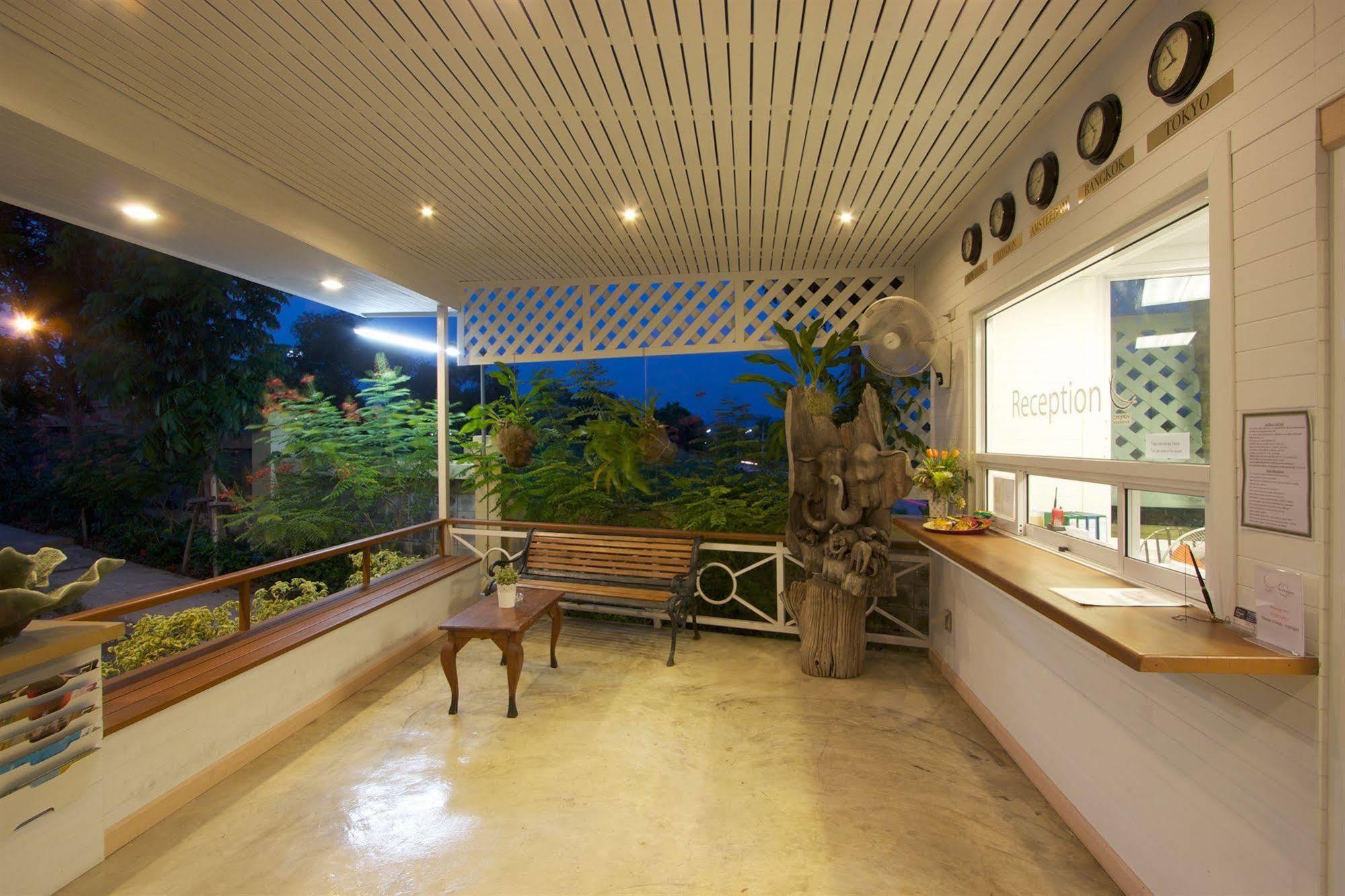 Charn Residence Bang Saen Ngoại thất bức ảnh