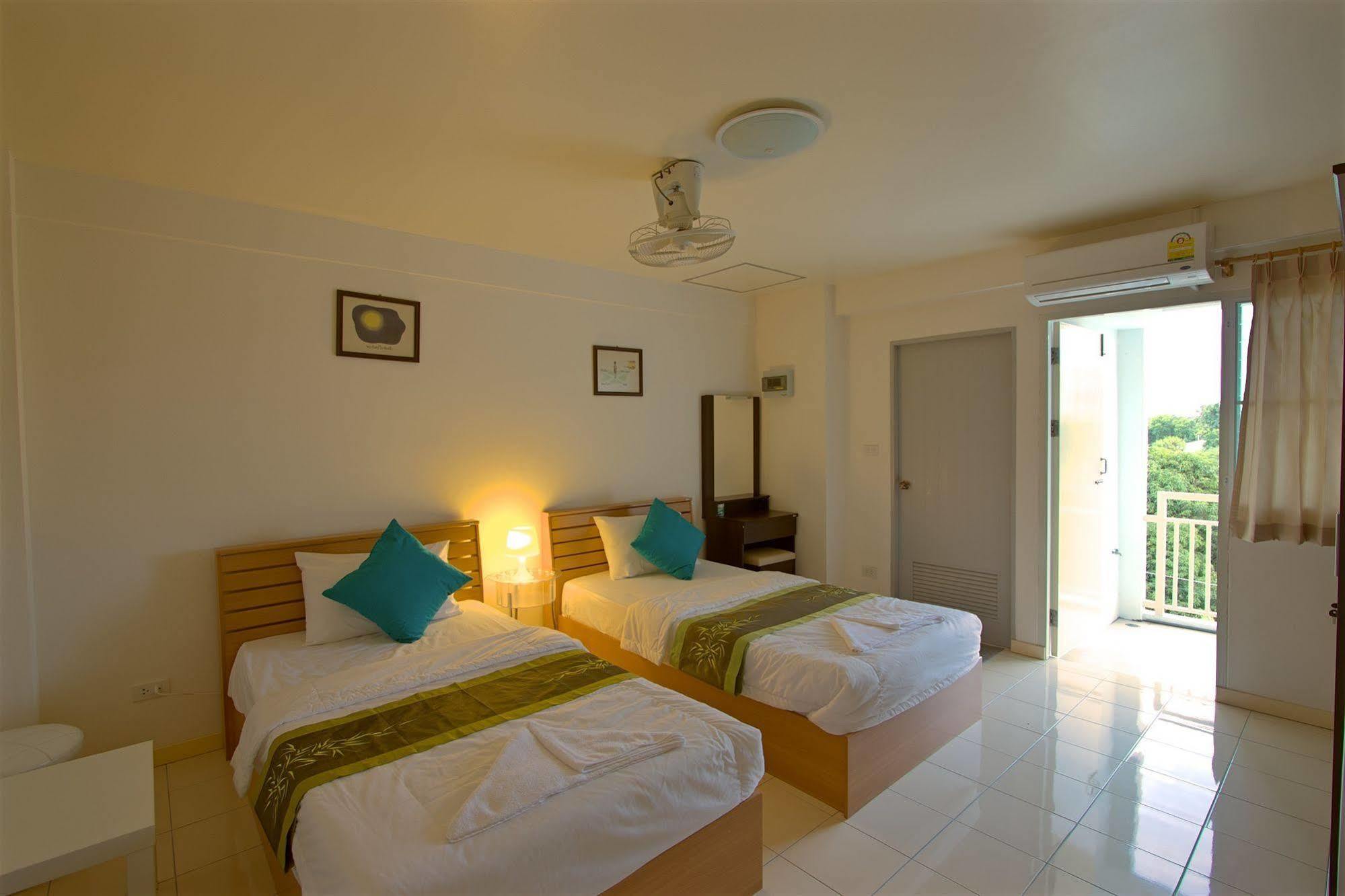 Charn Residence Bang Saen Ngoại thất bức ảnh