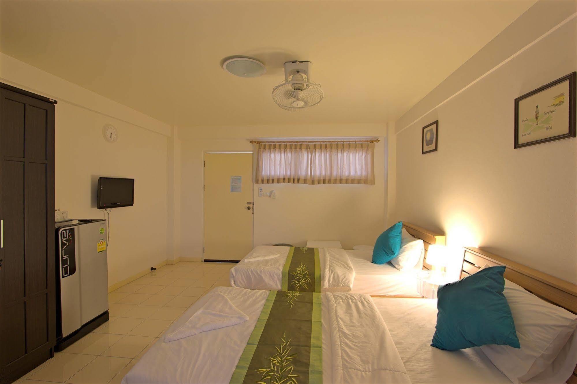 Charn Residence Bang Saen Ngoại thất bức ảnh